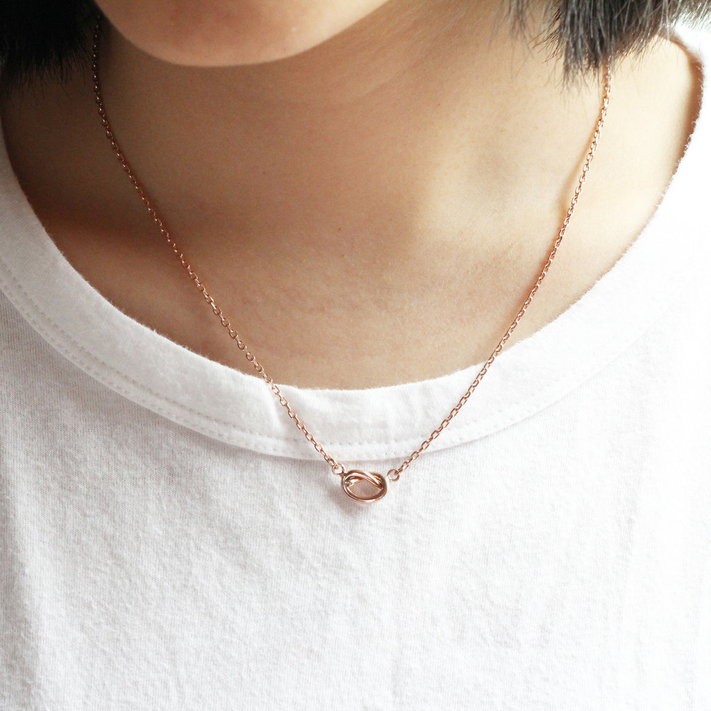 Knotted Heart Necklace - LOULOUROSE