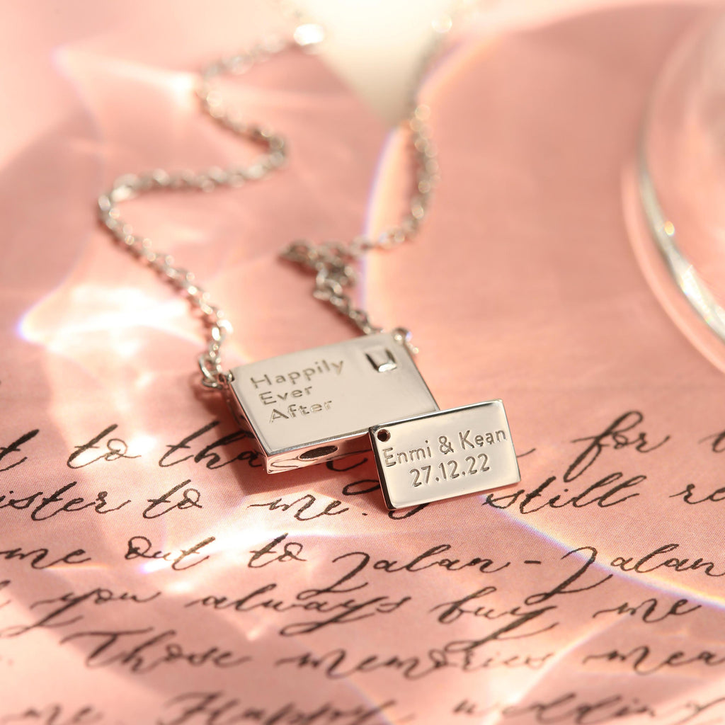 Petite Love Letter Necklace - LOULOUROSE