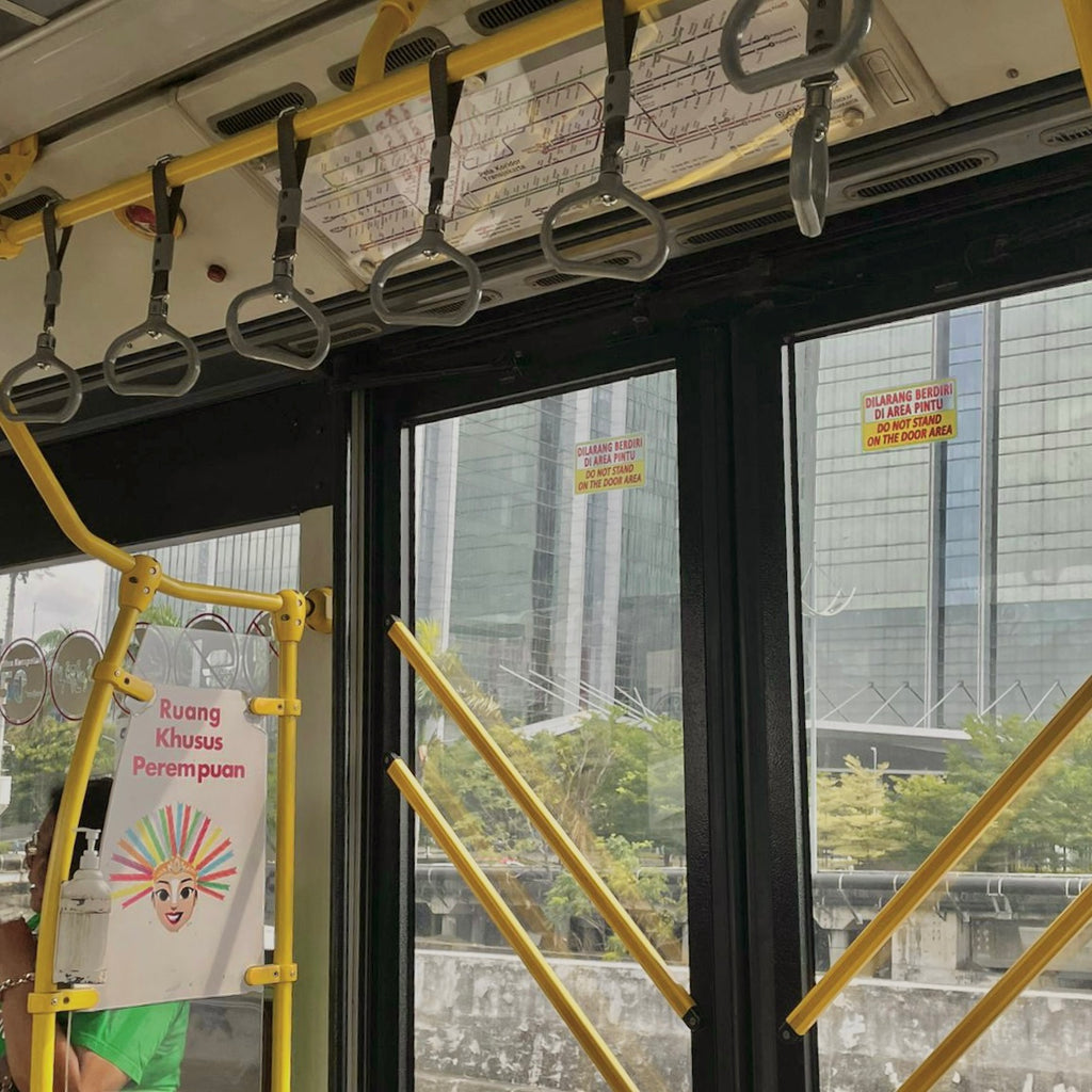 Bus Transjakarta: A Guide for Beginners