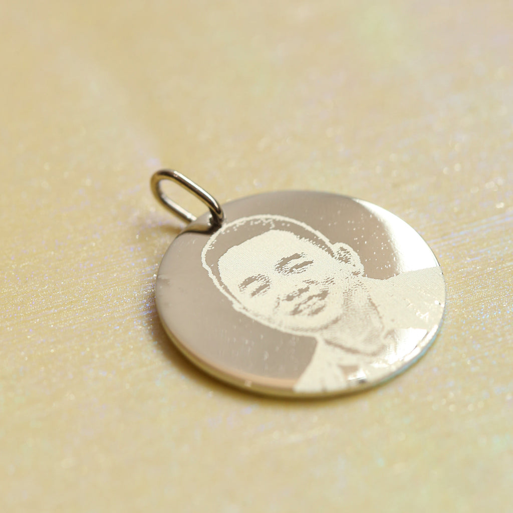 Memento Round Plaque Pendant - LOULOUROSE